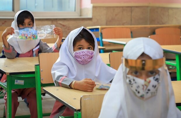 نواختن زنگ بازگشایی حضوری مدارس در نوشهر
